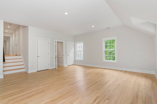 Building Photo - 5 Winthrop Hill