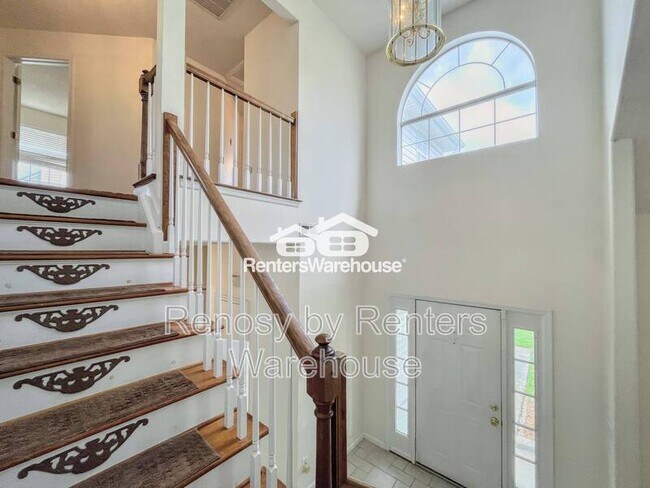 Building Photo - 601 Whisper Walk