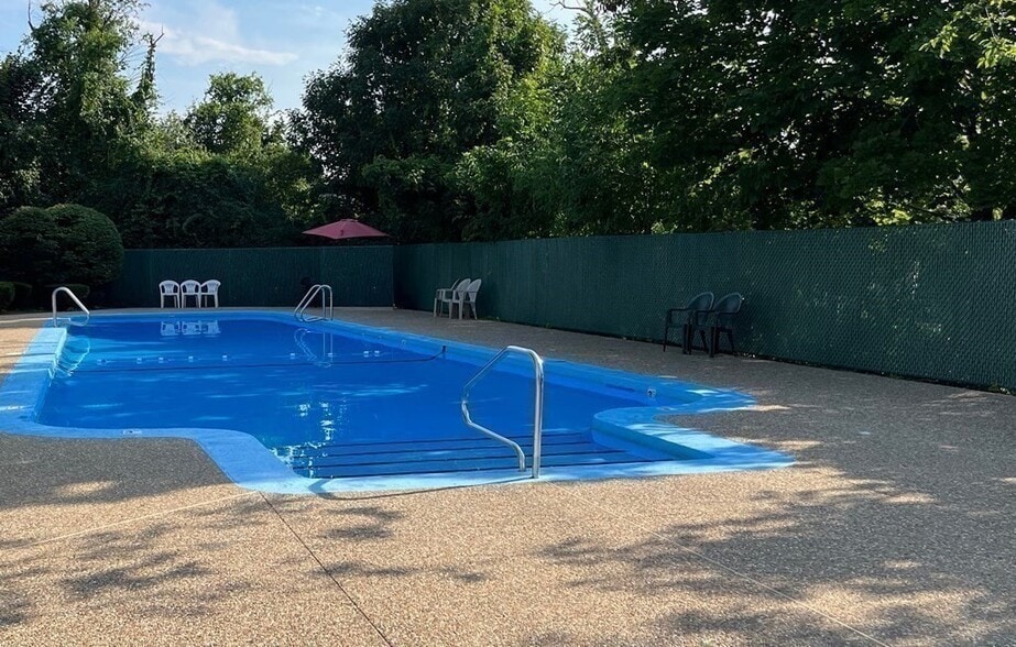 Pool - 1105 Lexington St