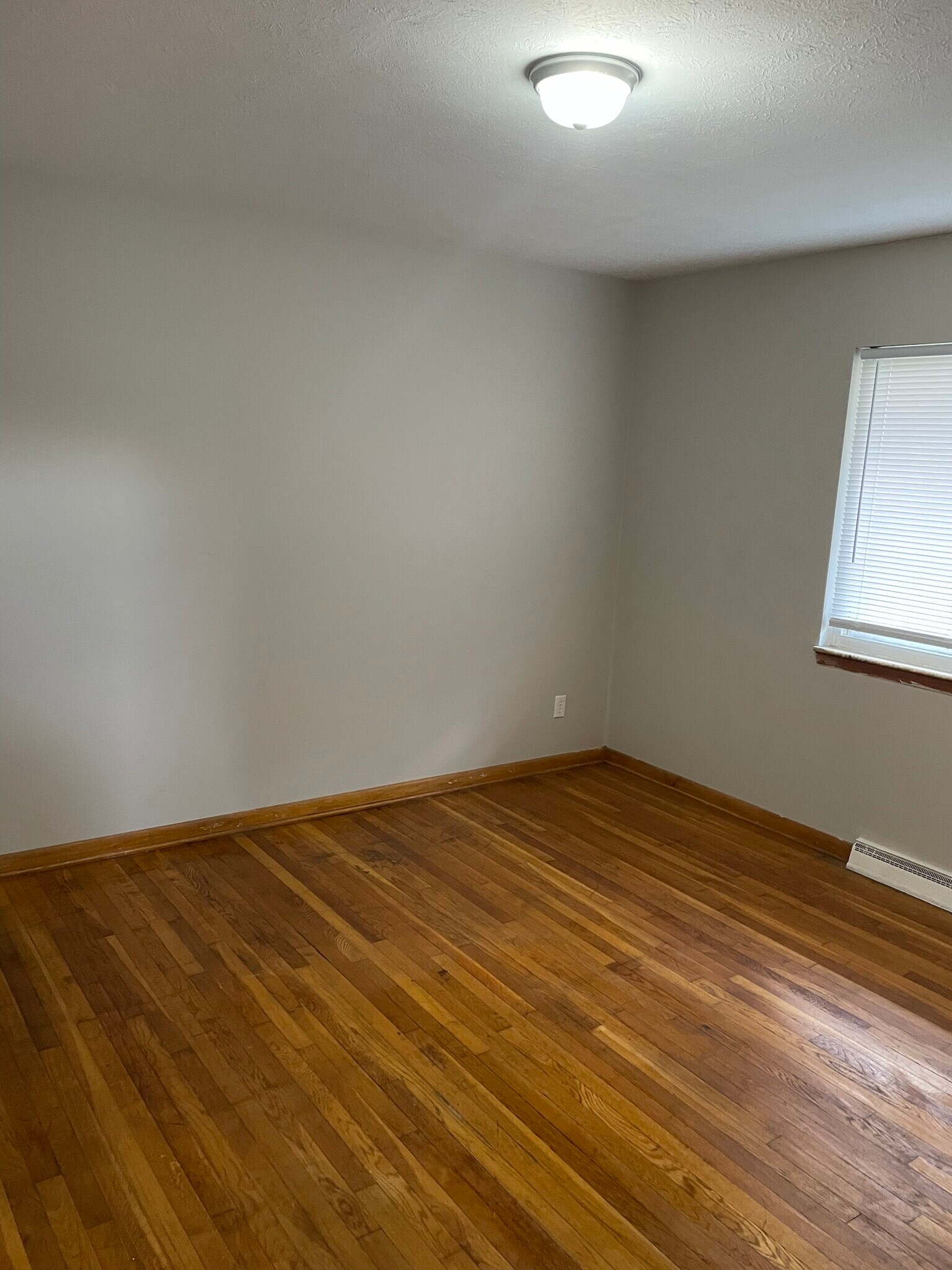 Building Photo - 1616 Maxen Dr