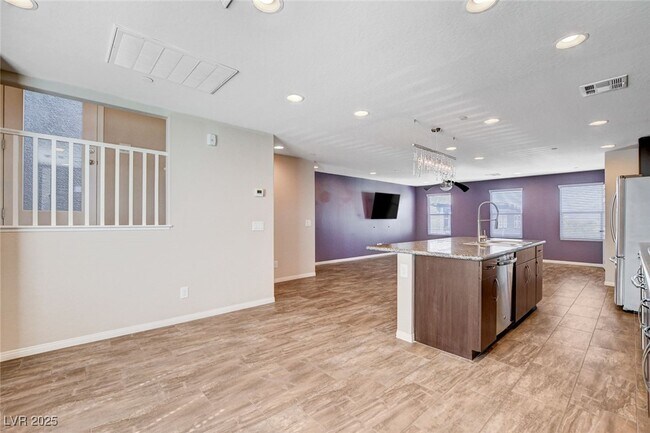 Building Photo - 9050 W Tropicana Ave