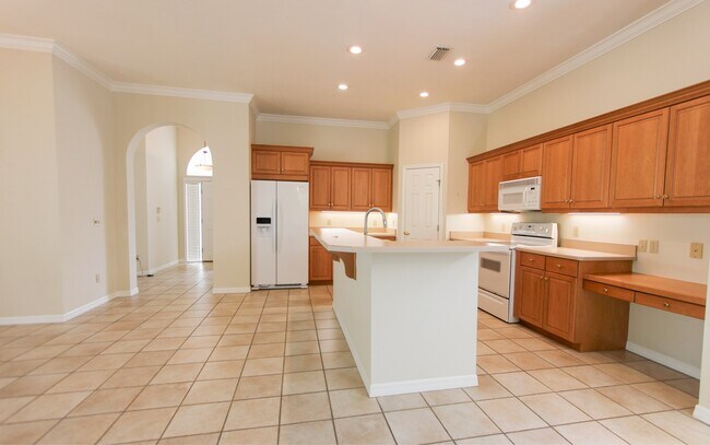 Building Photo - 4404 SW 91st Dr