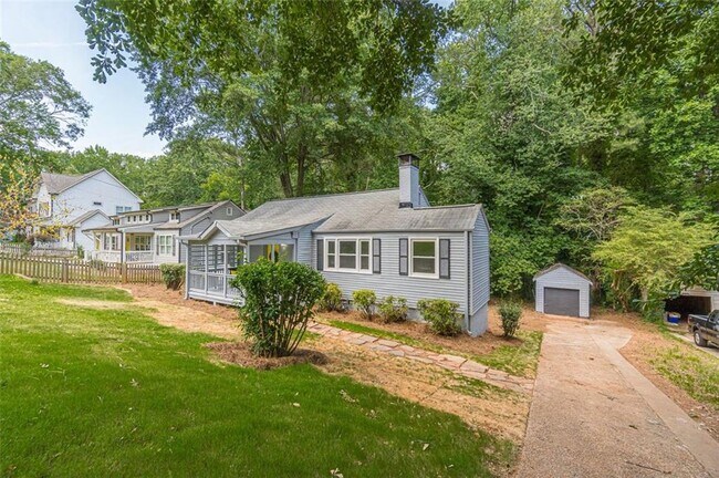 Building Photo - 1226 Thomas Rd