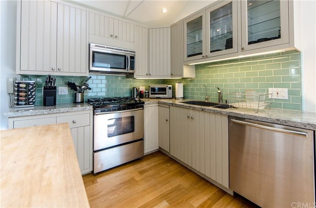 Kitchen UNIT A - 1328 Electric Ave