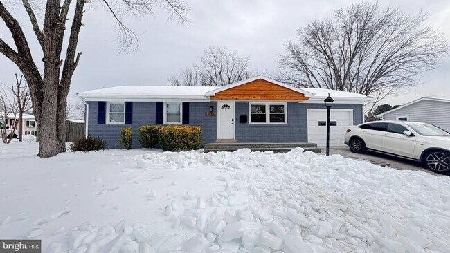 Building Photo - 13223 Hawthorn Ln