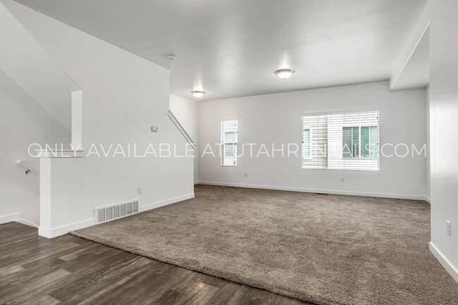 Building Photo - 14760 S Rising Star Way