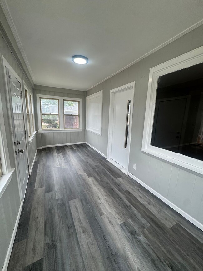 Building Photo - Beautiful 2-bedroom house for Rent AVAILAB...