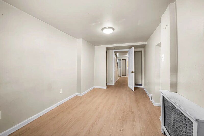 Building Photo - 205 Westowne Rd