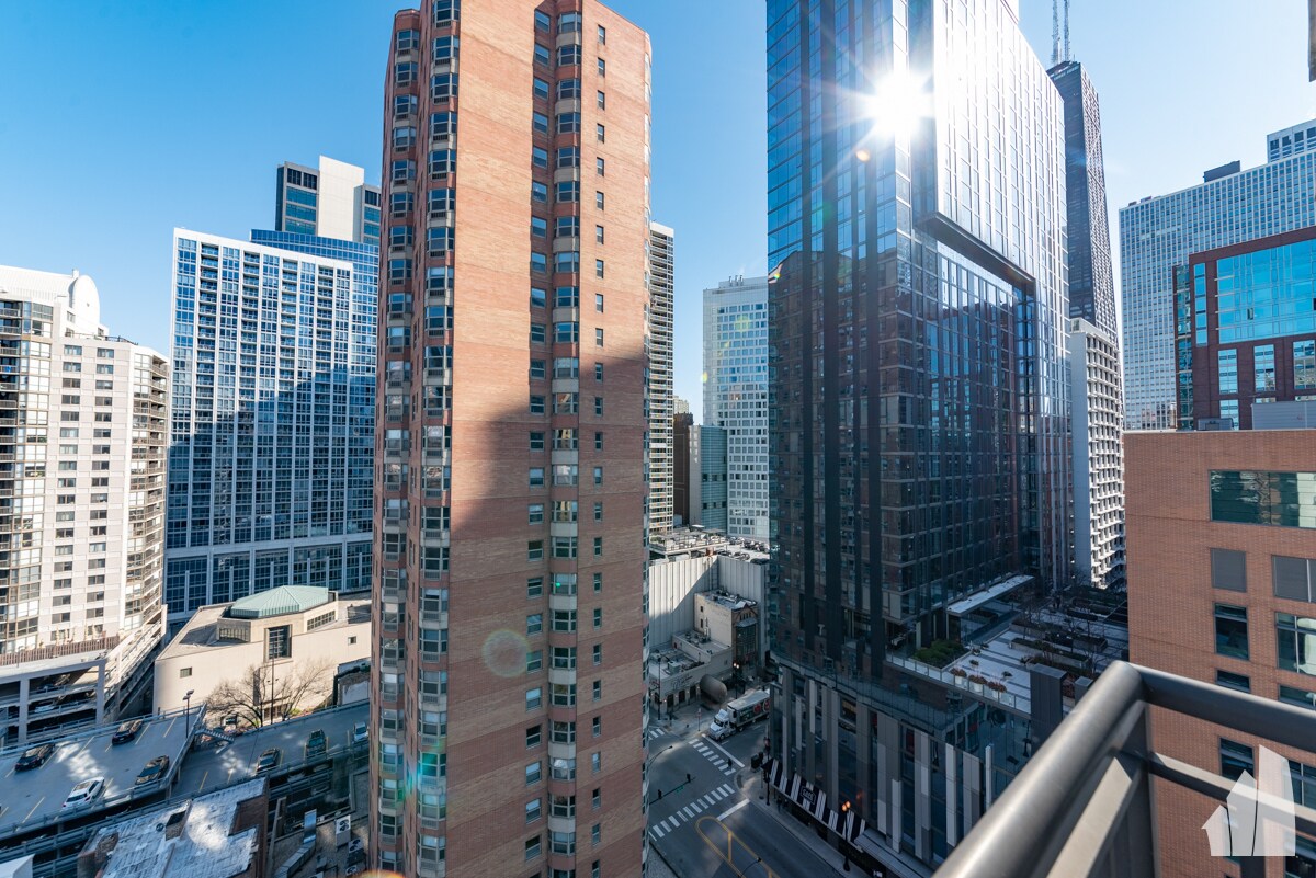 Building Photo - 21 W Chestnut St