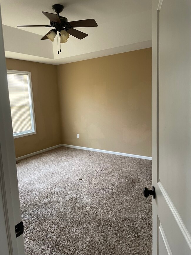 Building Photo - 708 Dallas Rd