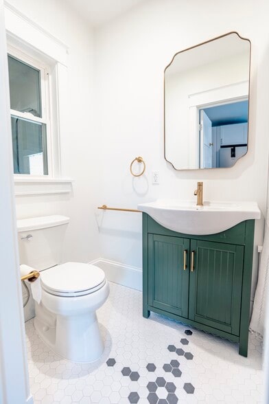 Bathroom - 167 N Union St