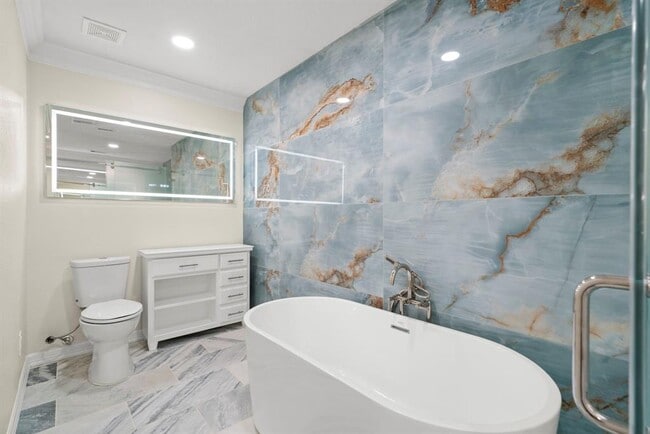 Building Photo - 4023 Breakwood Dr