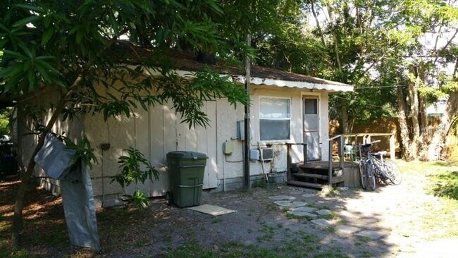 Building Photo - Cozy 3 bedroom, 1 bath for rent near downt...