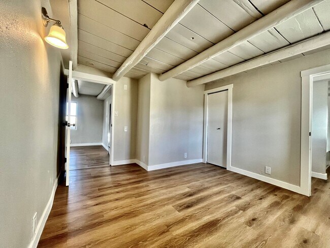 Building Photo - 422 Towner Ave NW