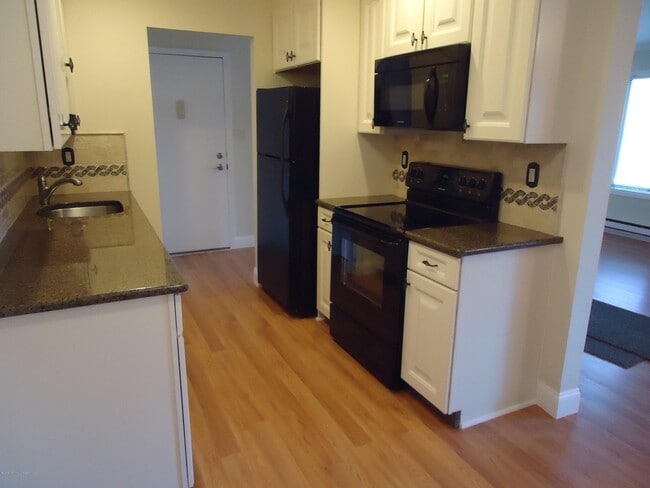 Building Photo - 142 Cross Slope Ct