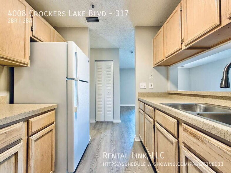 Building Photo - 4008 Crockers Lake Blvd