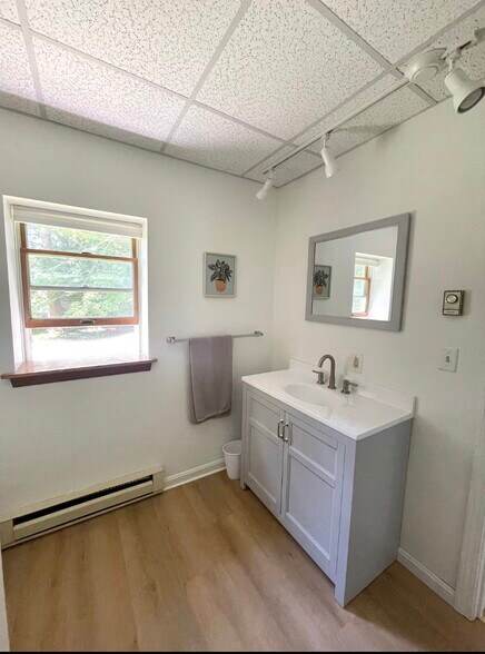 Building Photo - 17 Page St