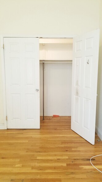 Building Photo - 514 25th St