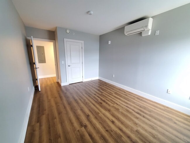 Building Photo - 195 Mechanic St