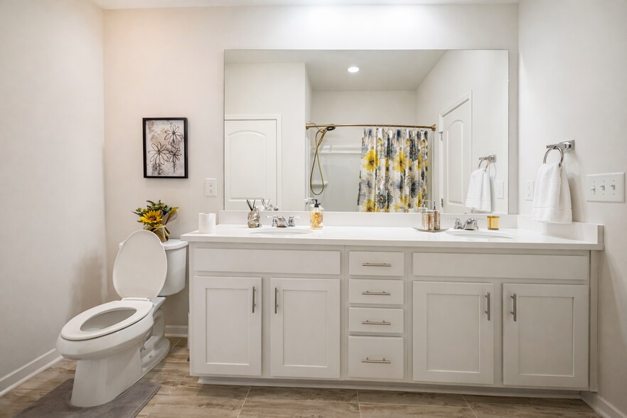 Building Photo - 49773 Lantern Way