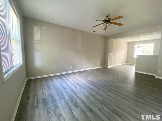 Building Photo - 3 Bedroom 3.5 Bath Townhome close to NCSU