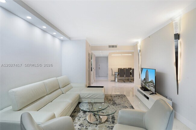 Building Photo - 4775 Collins Ave
