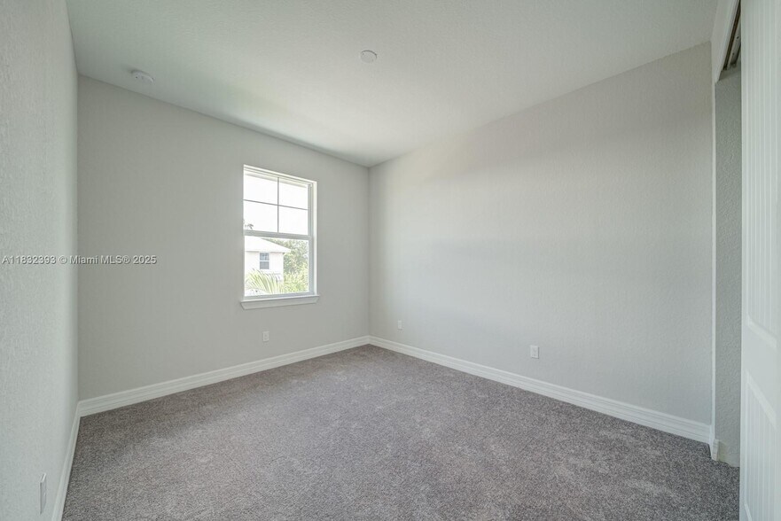 Building Photo - 1280 Eucalyptus Dr