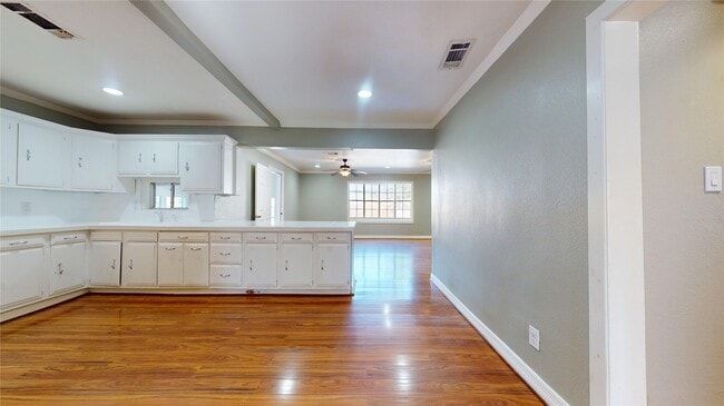 Building Photo - 317 Moody St