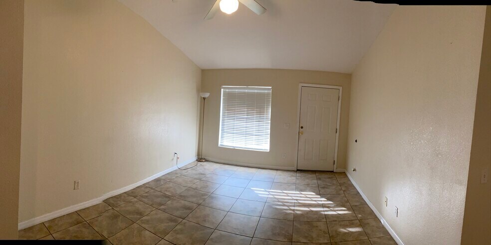 Family living Area - 84 Coleman Rd