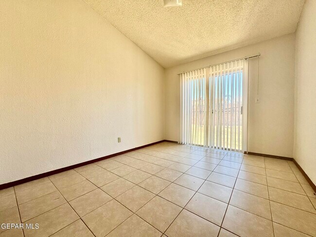 Building Photo - 10828 Quartz St