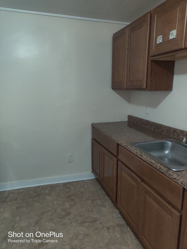 Building Photo - Gilbert Ave