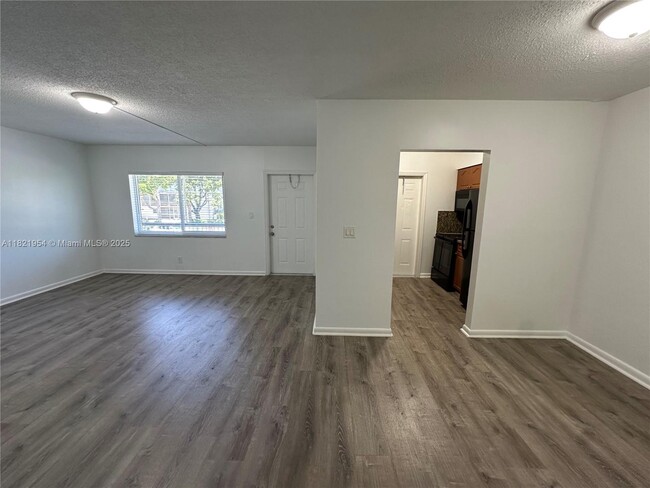 Building Photo - 1400 NE 56th St