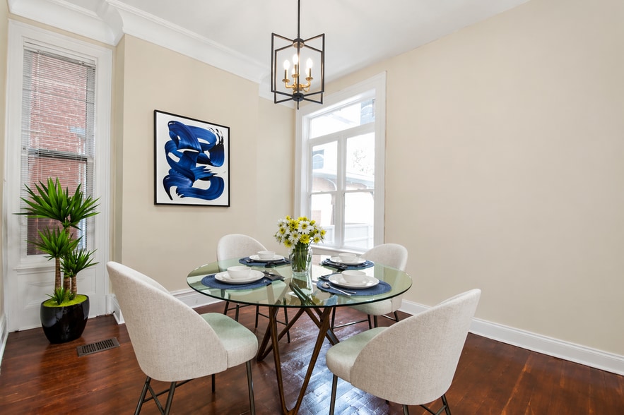 Building Photo - 1005 Sheffield St