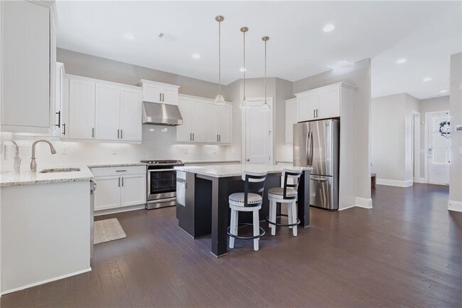 Building Photo - 1859 Commons Pl NW