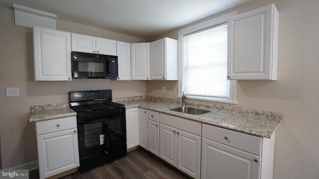 Building Photo - 104 Bethlehem Pike