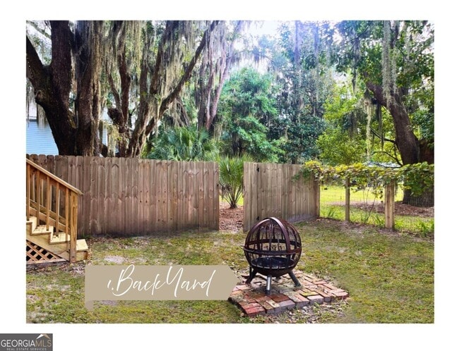 Building Photo - 208 Bartlett St