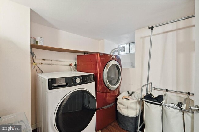 Building Photo - 7117 Woolston Ave