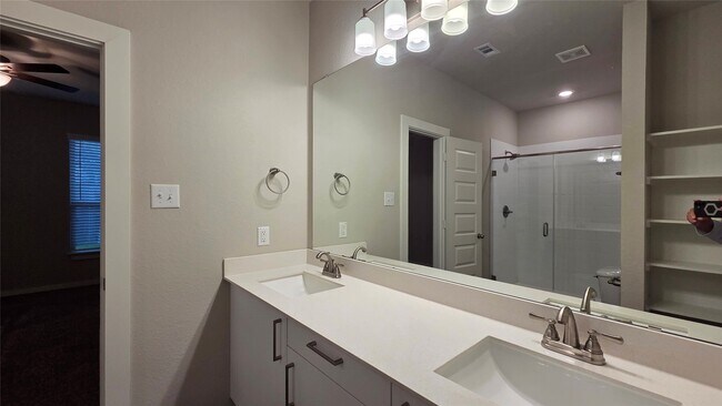 Building Photo - 9773 Grosbeak Ln