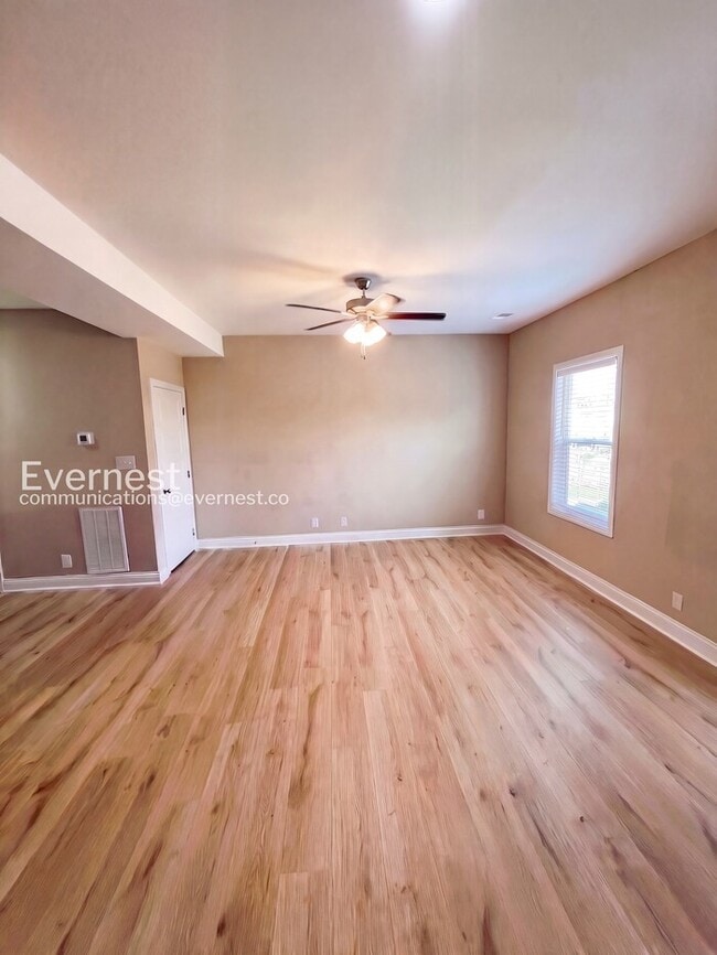 Building Photo - 3385 Polly Dr