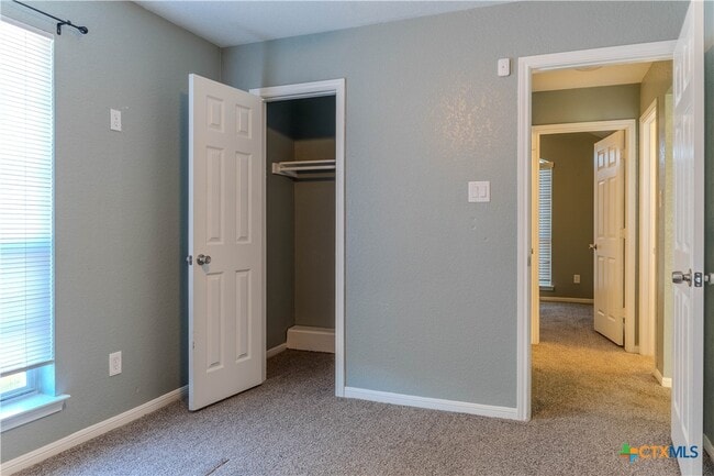 Building Photo - 4101 Whispering Oak Dr