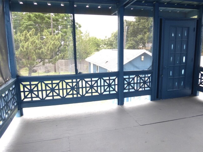 Building Photo - 3414 Ave N Ursuline St