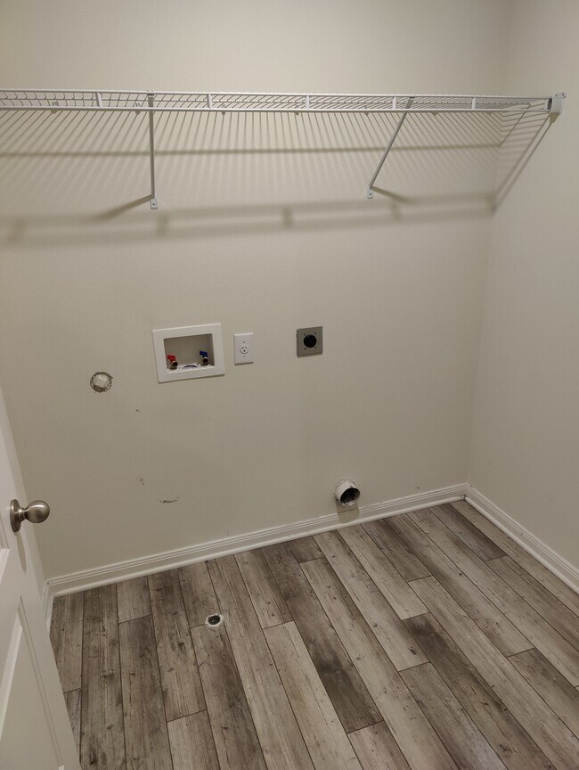 Building Photo - 2038 Wooley Way