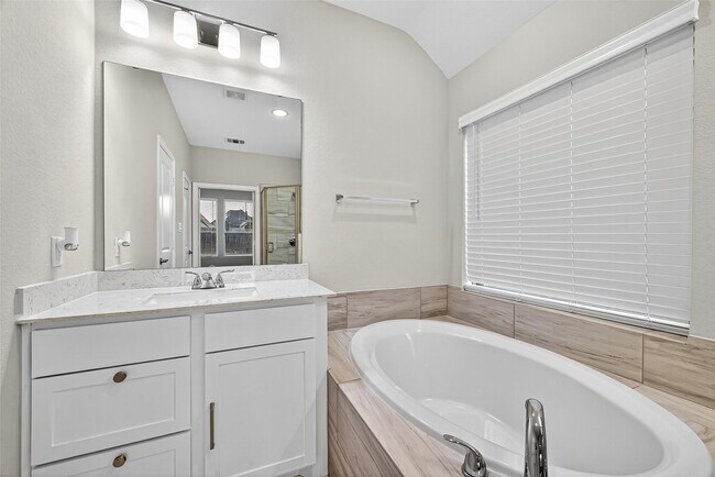 Building Photo - 10535 Cecilia Star Ln