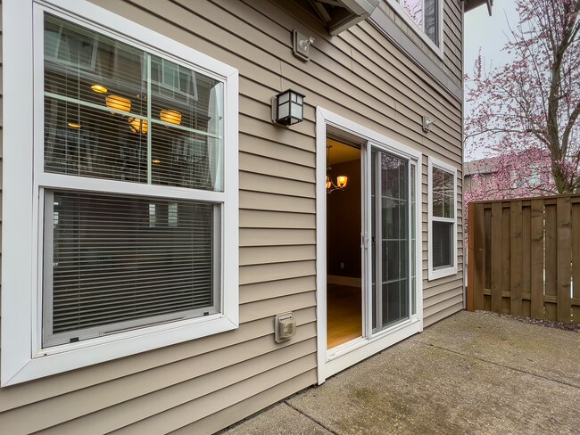 Building Photo - Enjoy this 3 Bedroom 2.5 Bathroom End Townhome ~ 2 Car Garage + Washer & Dryer! Great Cedar Mill ...