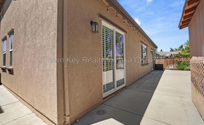 Building Photo - 229 Wisteria Ln