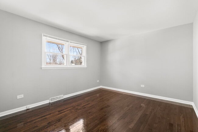 Building Photo - 15445 Dearborn St