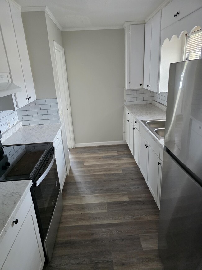 Building Photo - 331 Robin Ave