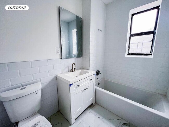 Primary Photo - 829 Bushwick Ave