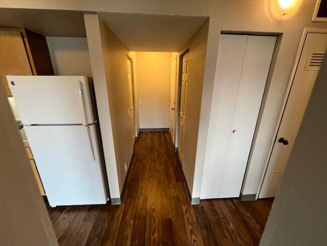 Building Photo - 2557 Nicholas Ct