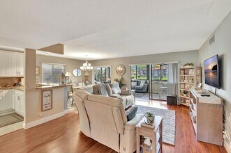 Building Photo - 10663 Ocean Palm Way